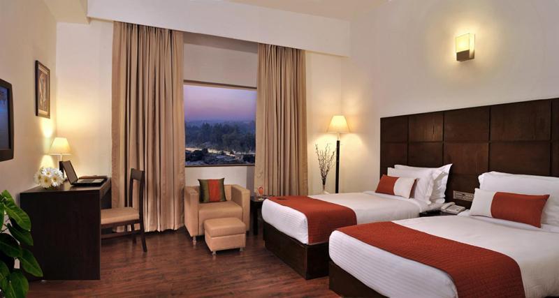 Comfort Inn Tulip Heights บาทินดา ภายนอก รูปภาพ
