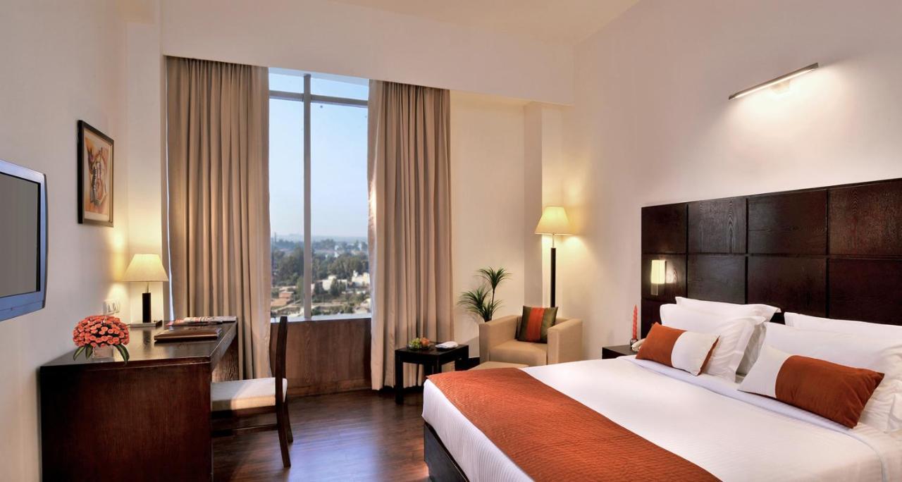 Comfort Inn Tulip Heights บาทินดา ภายนอก รูปภาพ