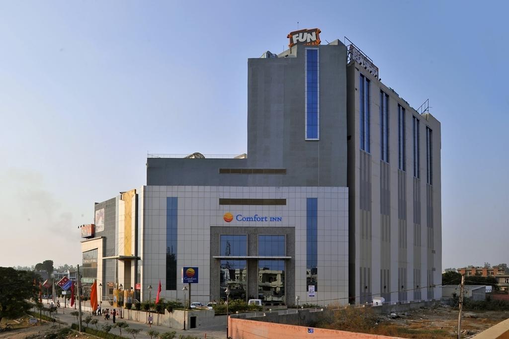 Comfort Inn Tulip Heights บาทินดา ภายนอก รูปภาพ