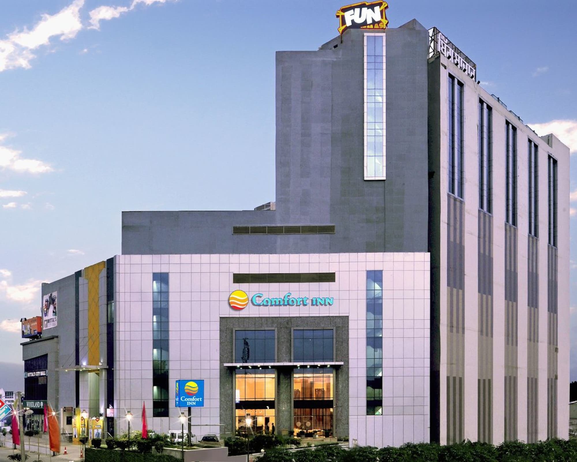 Comfort Inn Tulip Heights บาทินดา ภายนอก รูปภาพ